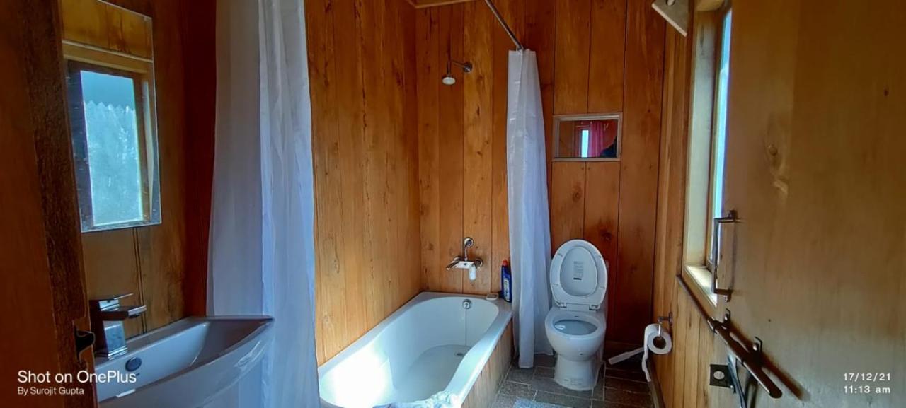 Log Cabin In The Woods Bed & Breakfast Gangtok Ngoại thất bức ảnh